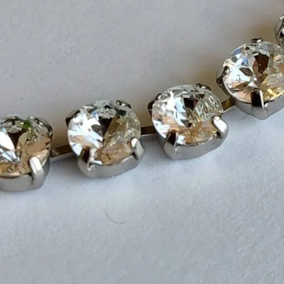 Sorrelli  Mara Crystal Statement Necklace Silver Tone Party Bling Prom Cocktail - Picture 6 of 8